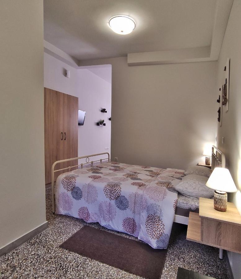 Appartement Garnet 1 à Kalamata Extérieur photo